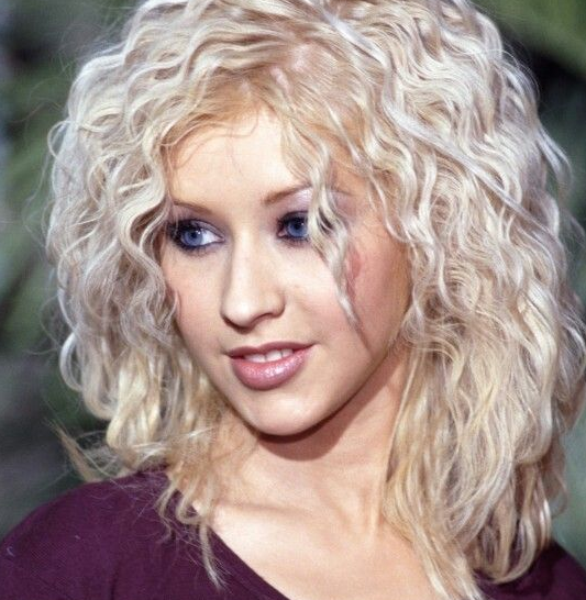 Cheveux bouclés et frisés