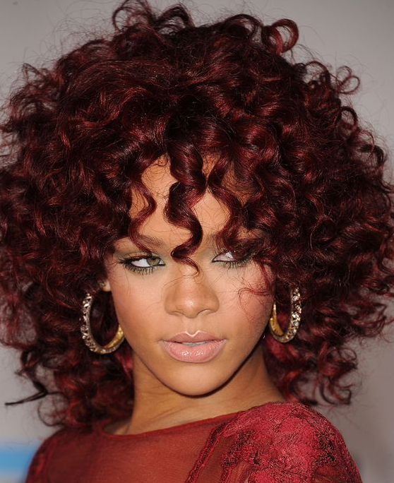 Cheveux bouclés et frisés