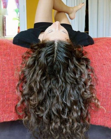 Cheveux bouclés et frisés