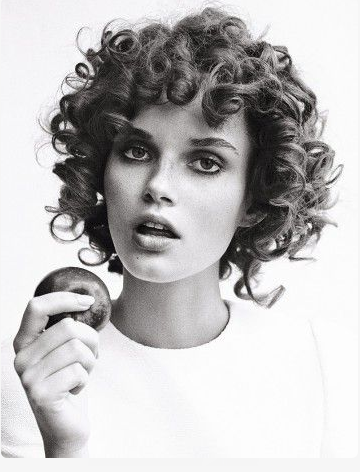 Cheveux bouclés et frisés